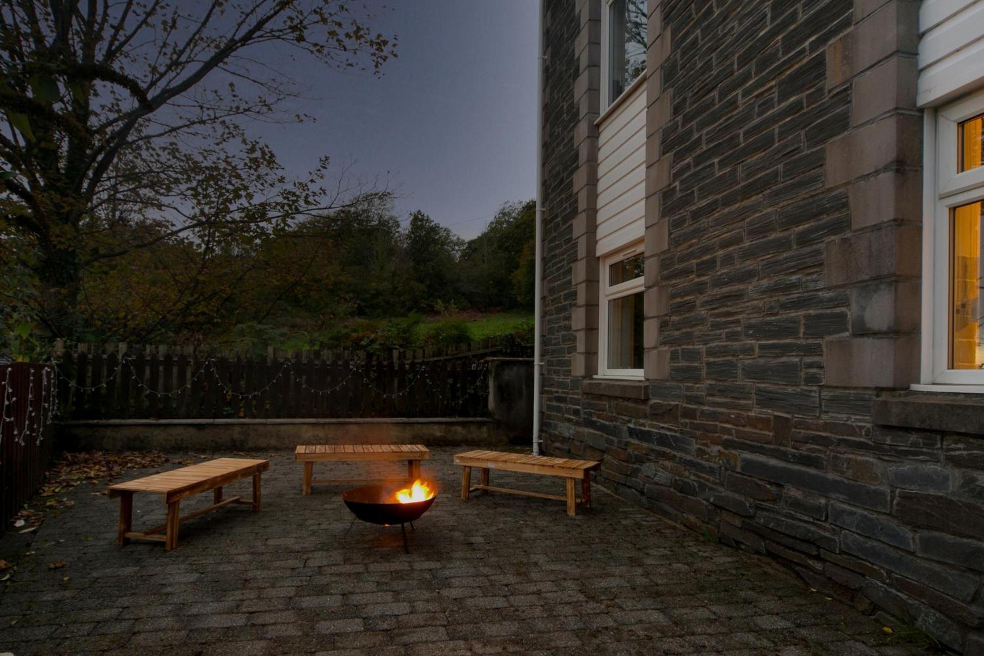 Luxury Home 10 Min To Snowdonia Football Table Tremadog Exterior photo